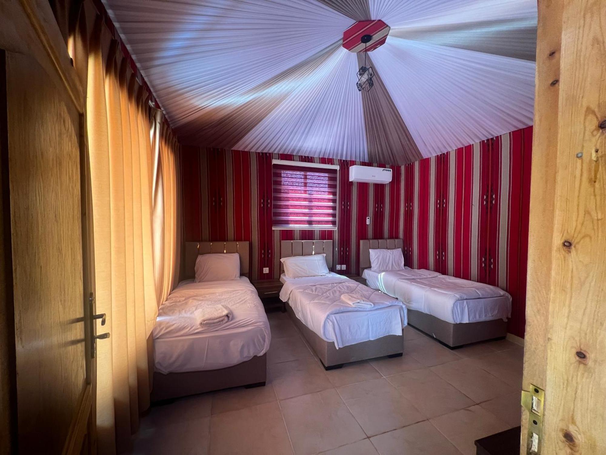 Rum Royal Flower Luxury Camp Wadi Rum Ngoại thất bức ảnh